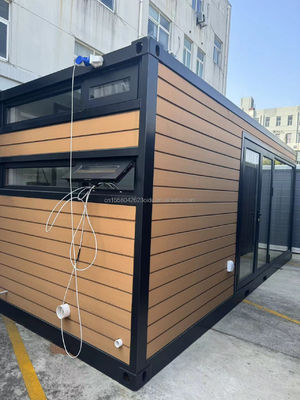 Customized Color 40ft Prefabricated Container Wooden House 3 Bedroom and Living Room Expandable Steel Design for Outdoor