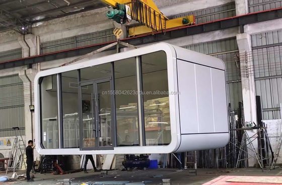 Steel frame Galvanized Steel Bending 180g Outdoor Vacation or Hotel Modern Design Prefabricated Capsule Room 20 FT 40 FT