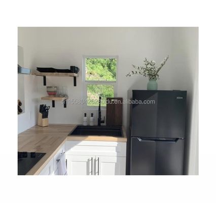 20ft 40ft Shipping Container Prefabricated House for Carport Featuring Sandwich Panel and Galvanized Steel Bending 180g