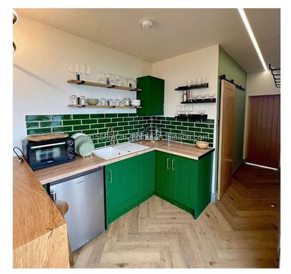 EU 40ft Modern Design Shipping Container House for Mall Featuring Aluminum Alloy Windows and Sandwich Panel