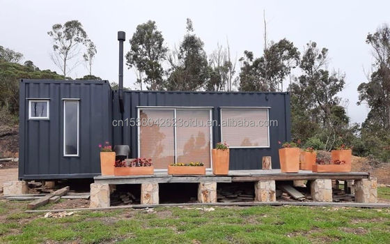 Aluminum Alloy Windows and Modern Design Style within 20ft Luxury 2-Bedroom Prefabricated Container Resort Hotel