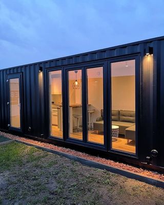 Customizable 2/3 Bedrooms Luxury Portable Garden House with Toilet and Wall 50/75/100mm Wave Sandwich Panel