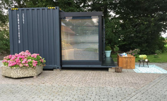 Customized Color 20ft Shipping Container Bar Prefabricated House Drawer Type Push-Pull Expansion Container House Living Room