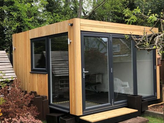 Galvanized Steel Bending 180g 20ft Flat Pack Luxury Prefabricated Shipping Container House with Steel Frame and Windows